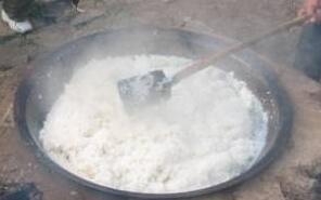 东莞食堂承包:米饭烹饪的发展变革
